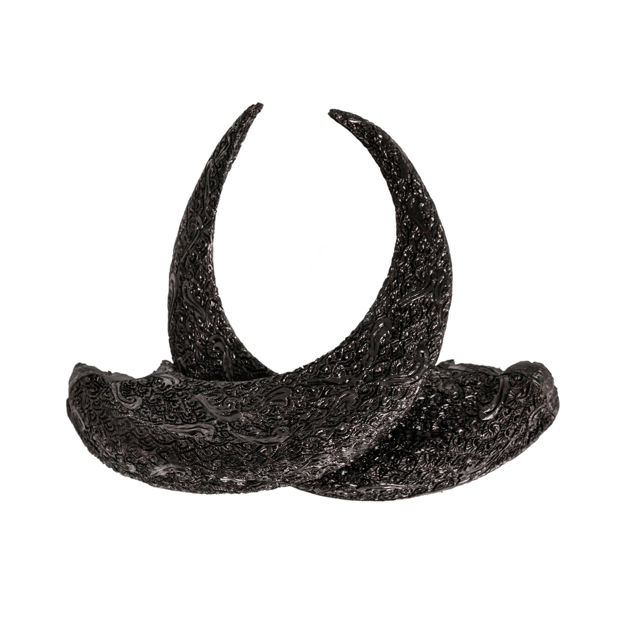 Hand Carved Ram Skull - Gray Vegvísir