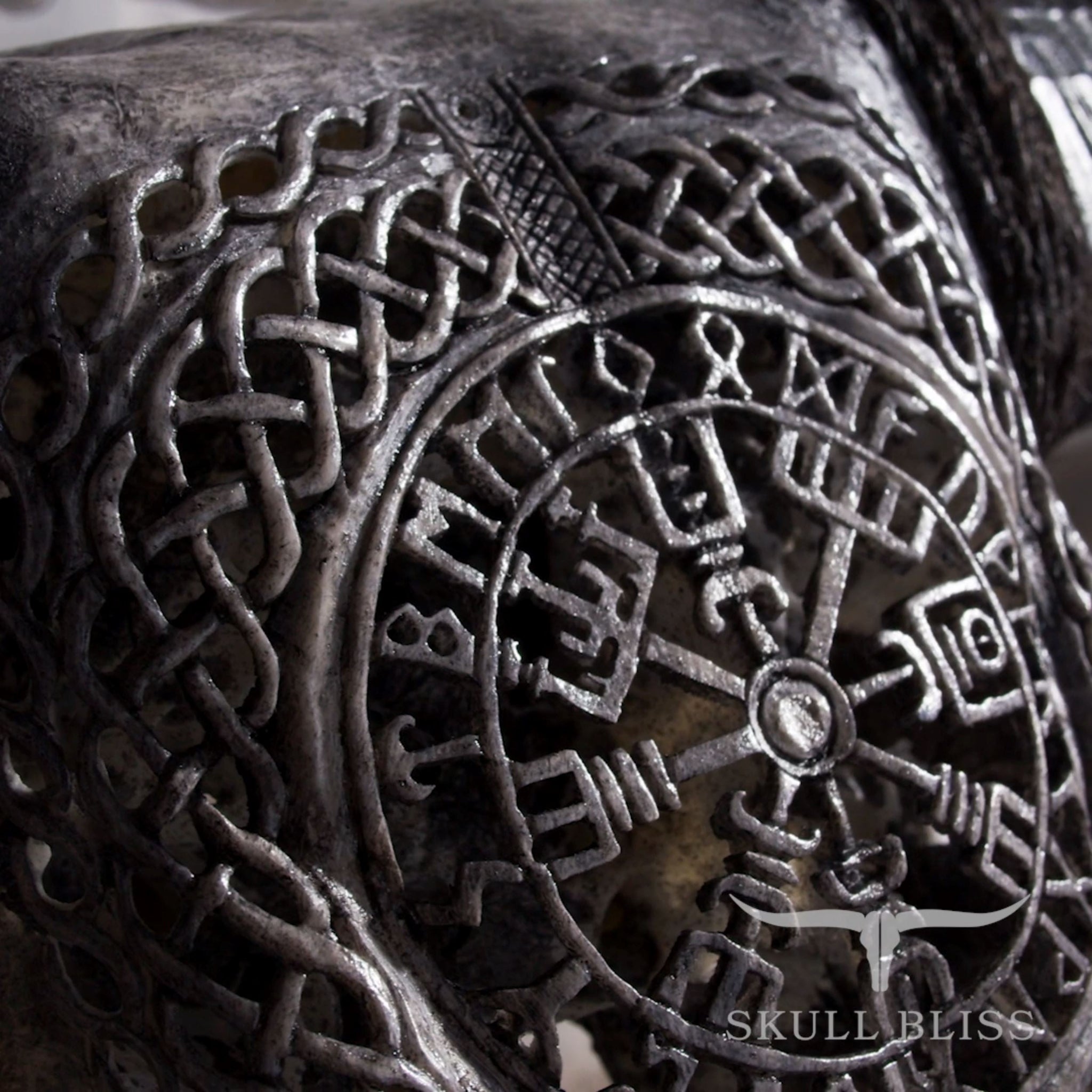 Hand Carved Cow Skull - Gray Vegvísir