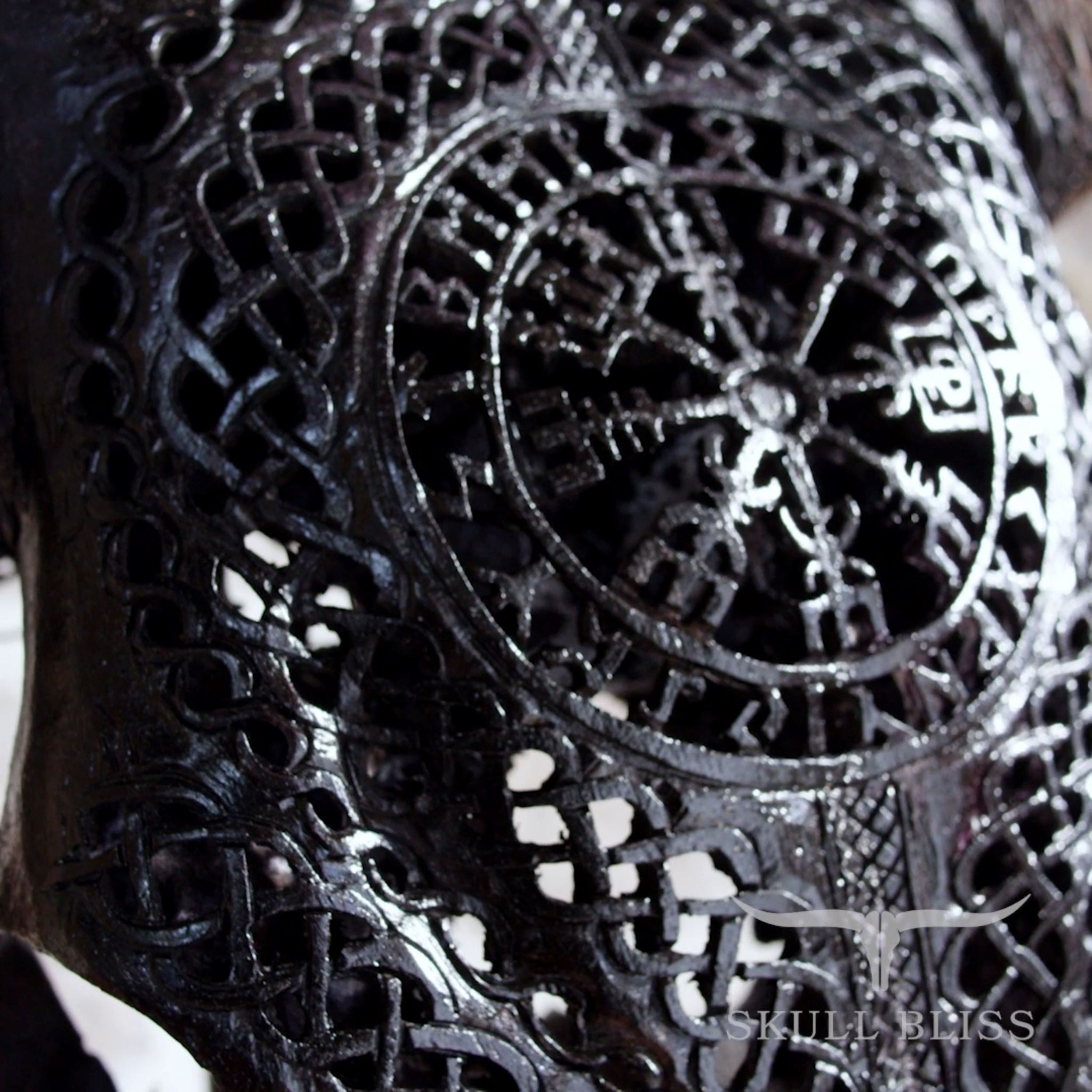 Hand Carved Ram Skull - Black Vegvísir