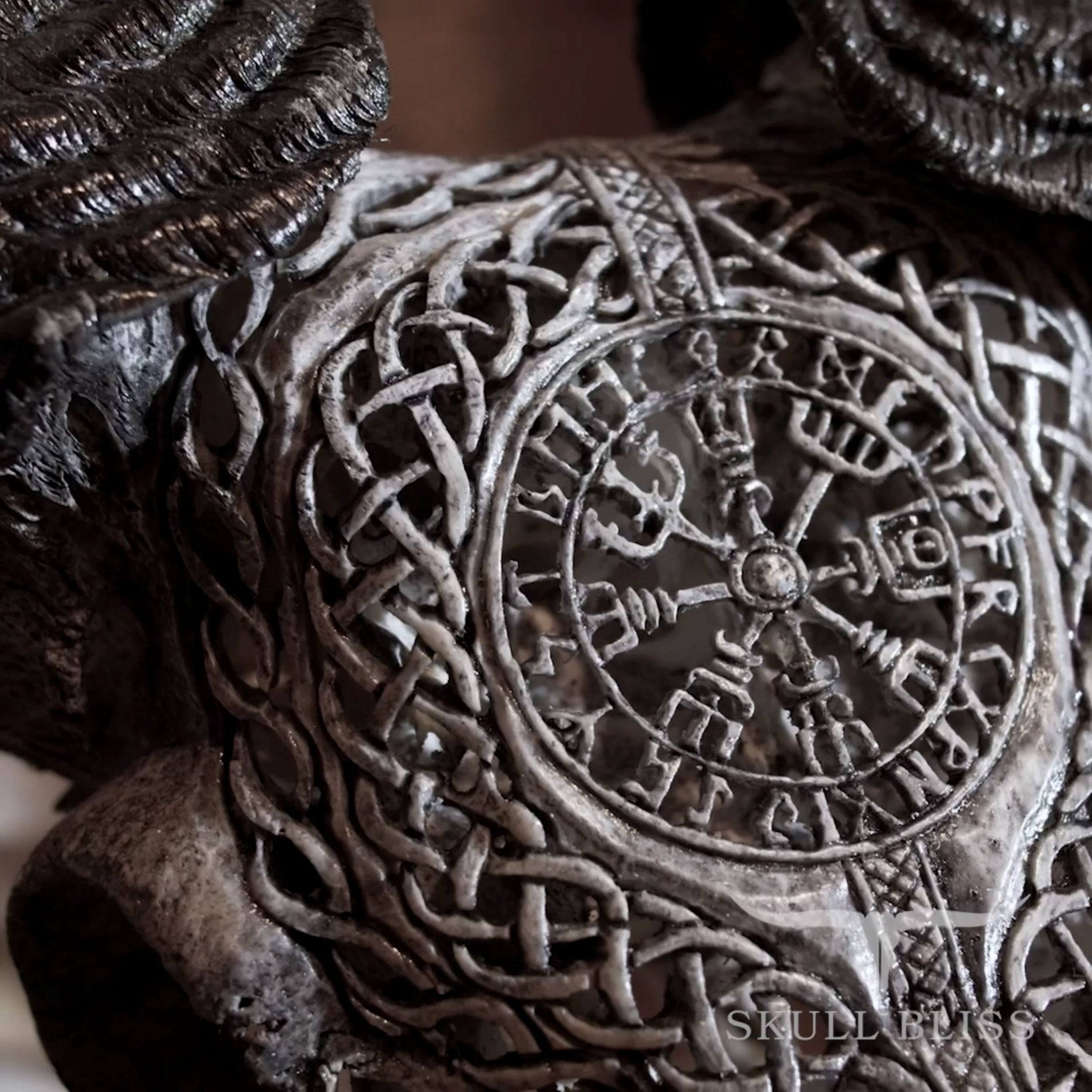 Hand Carved Ram Skull - Gray Vegvísir